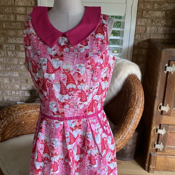 RETRO LICIOUS RETRO PIN UP ROCKABILLY GNOMES HEART SLEEVELESS DRESS XL NEW - Picture 4 of 10